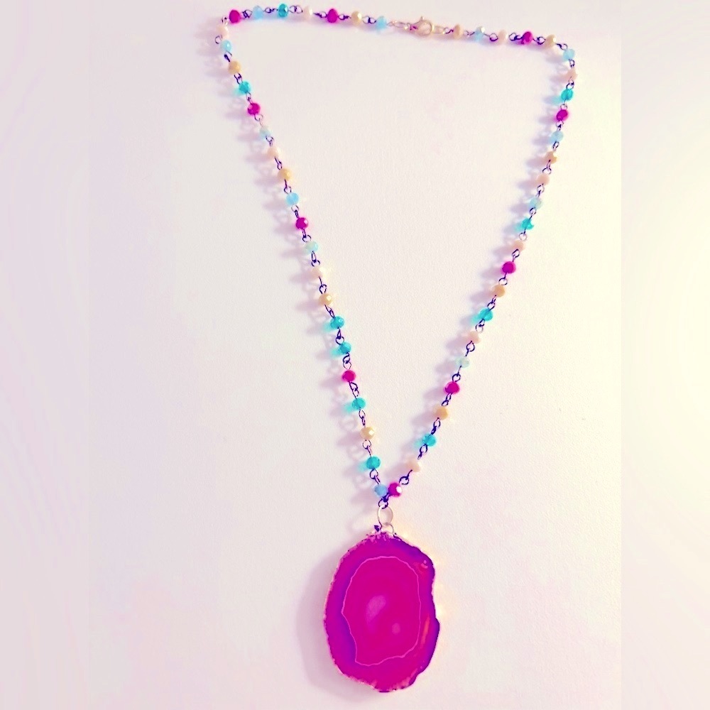 Necklace Red Agate Slice stone 1.25” gold-plated, 18” Crystal wired gold chain